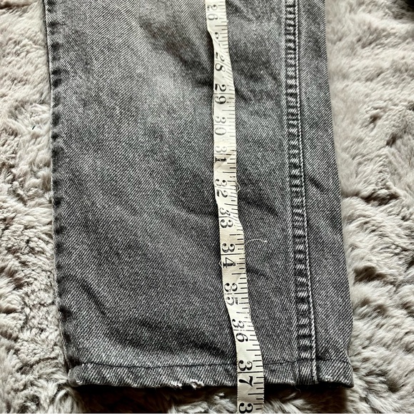 Vintage Levi’s high waist faded black mom jeans no size measurements in pics - Picture 8 of 9